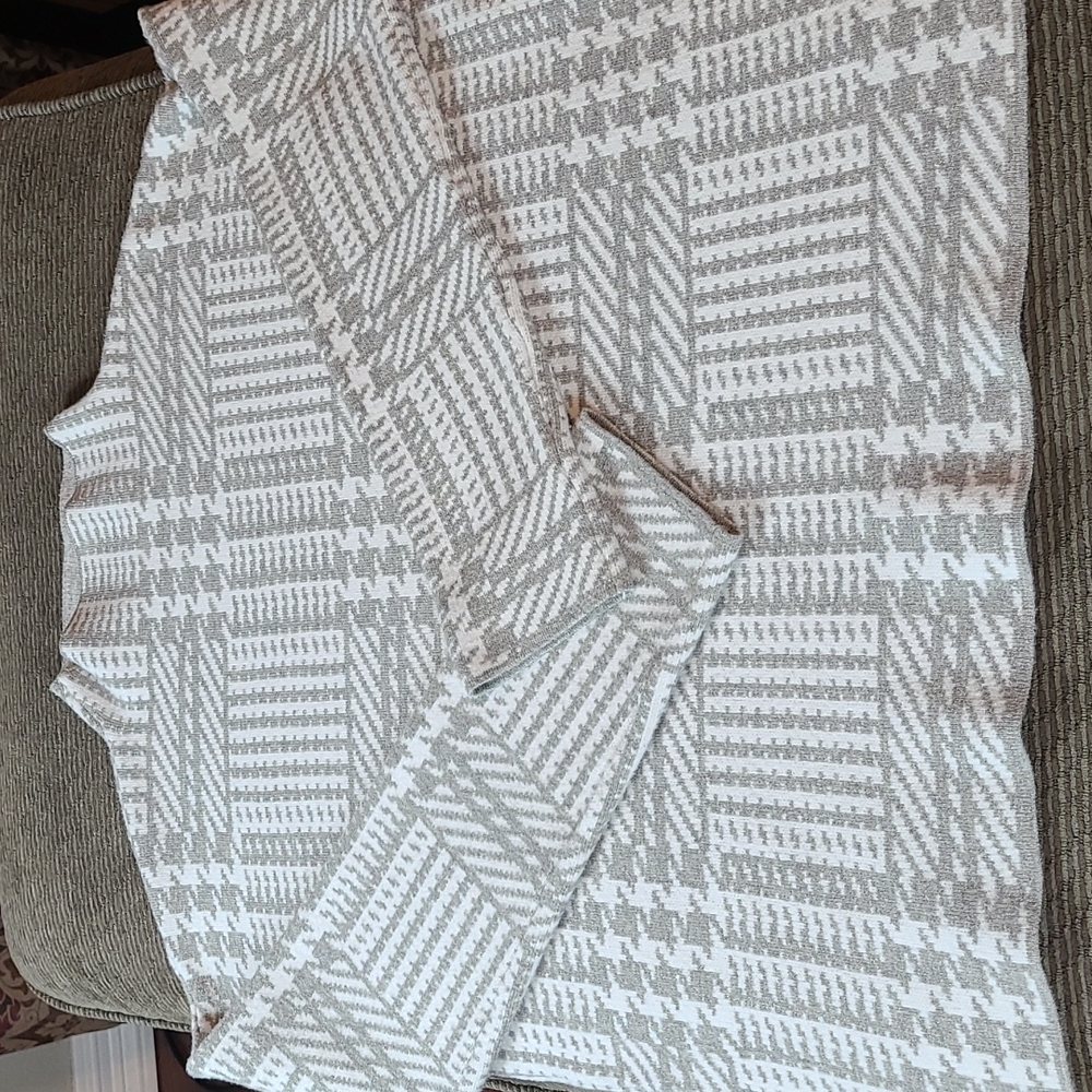 Max Studio Sweater - Picture 13 of 13